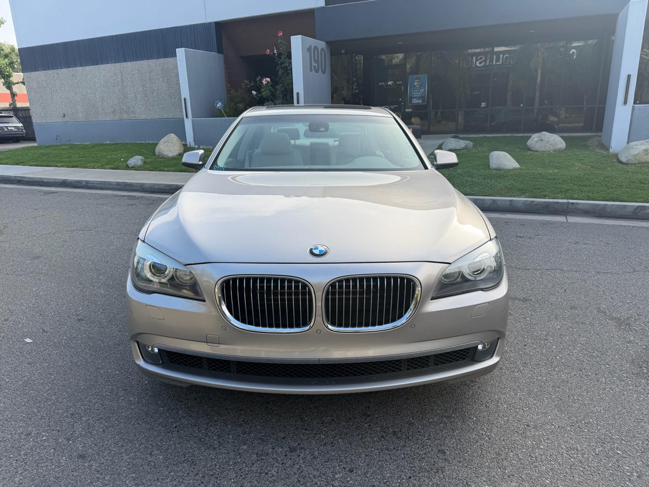 BMW 7-Series 750Li xDrive 2010