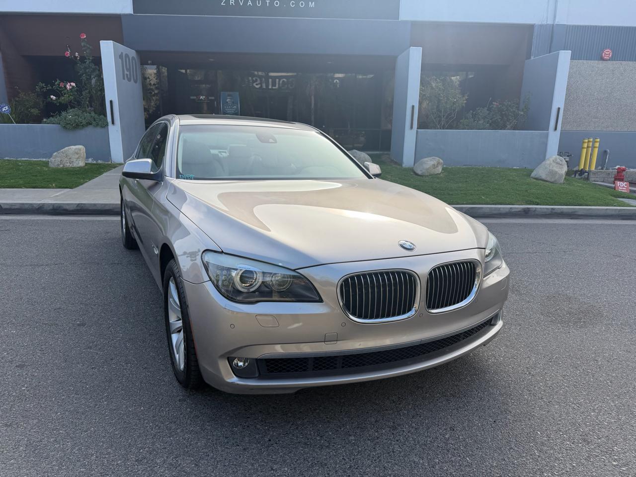 BMW 7-Series 750Li xDrive 2010