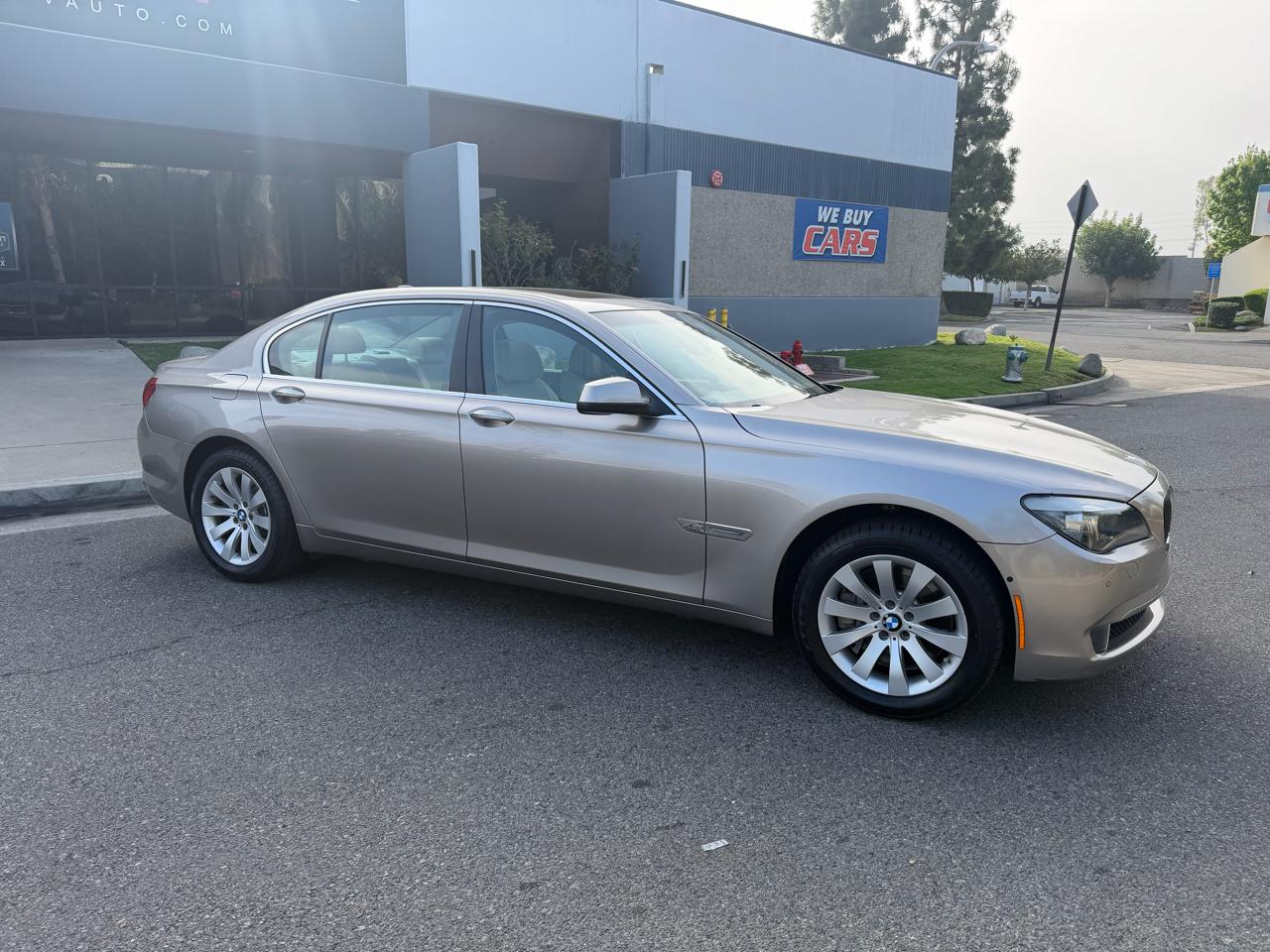 BMW 7-Series 750Li xDrive 2010