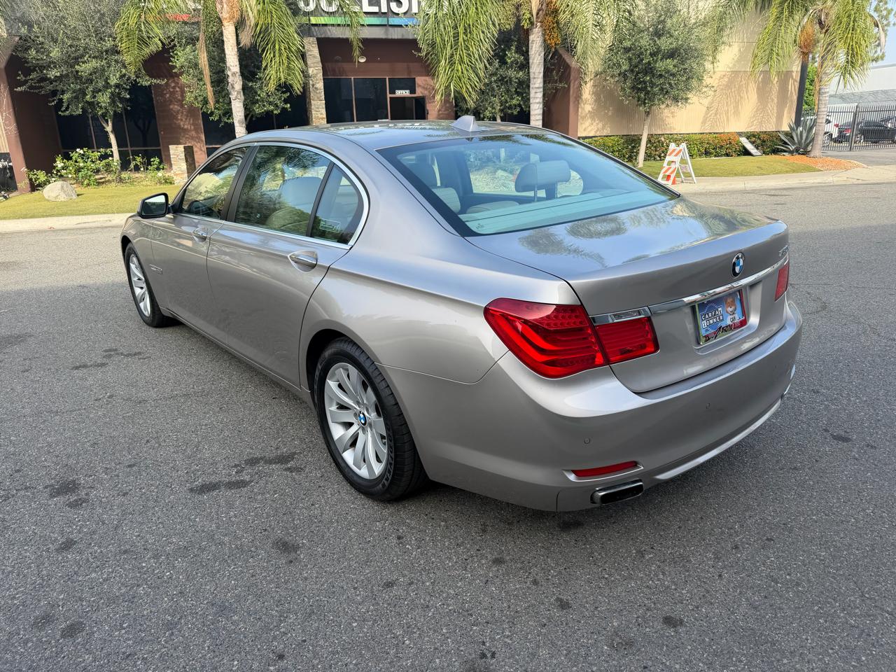 BMW 7-Series 750Li xDrive 2010