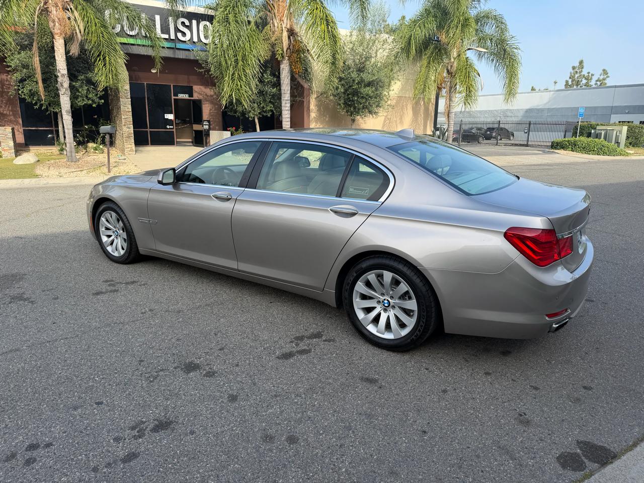 BMW 7-Series 750Li xDrive 2010