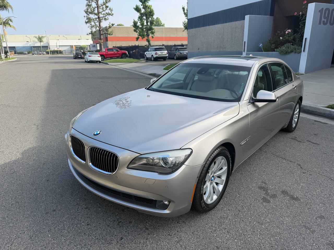 BMW 7-Series 750Li xDrive 2010