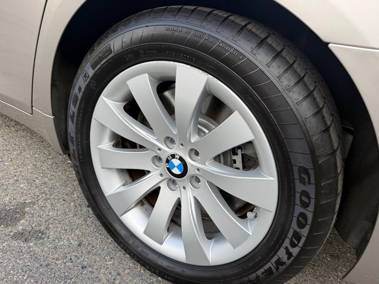 BMW 7-Series 750Li xDrive 2010