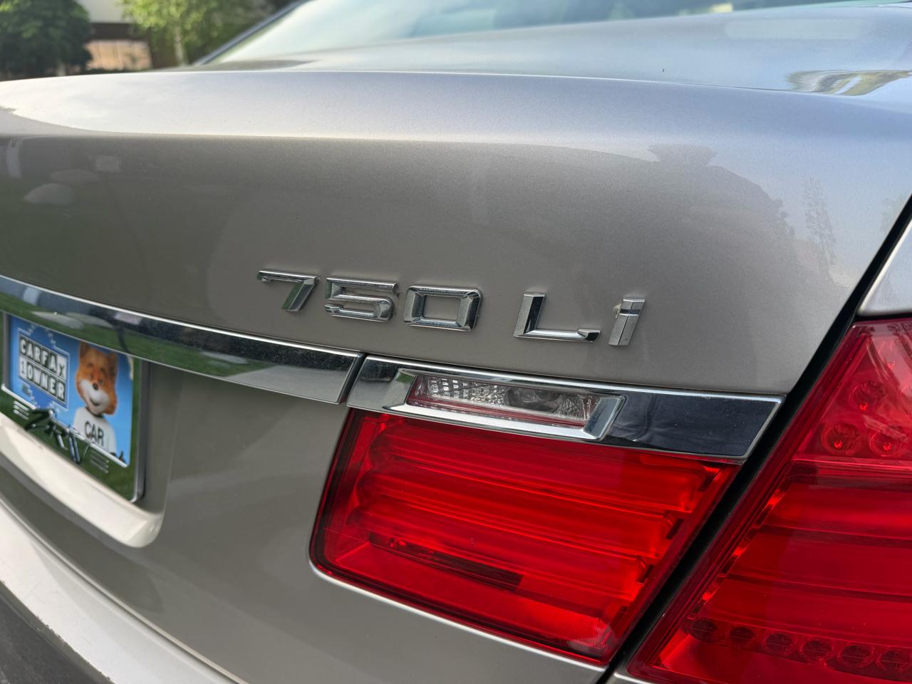 BMW 7-Series 750Li xDrive 2010