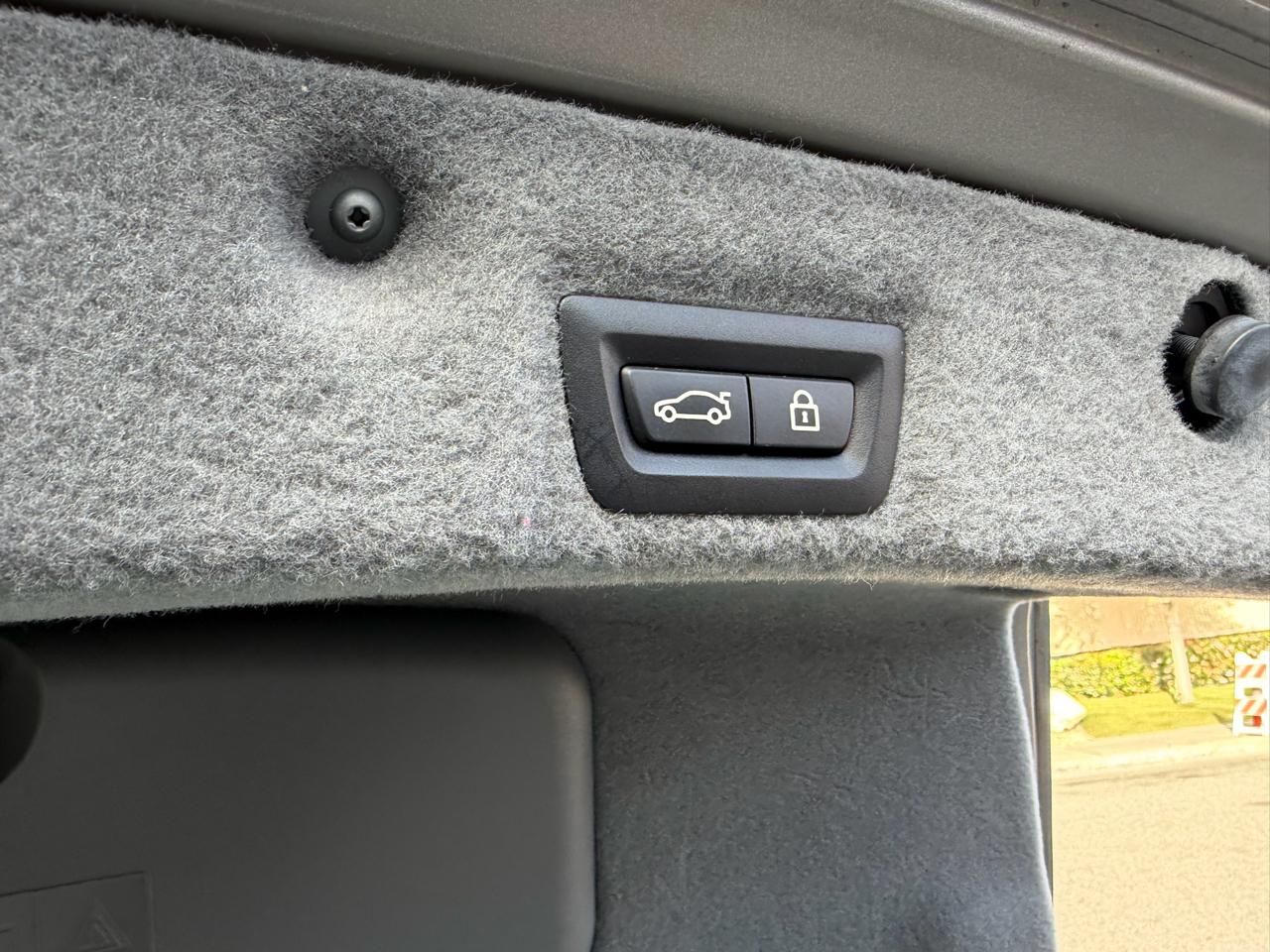 BMW 7-Series 750Li xDrive 2010