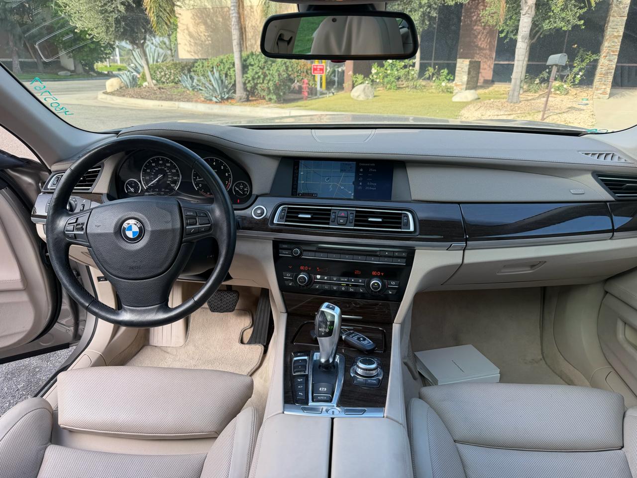 BMW 7-Series 750Li xDrive 2010
