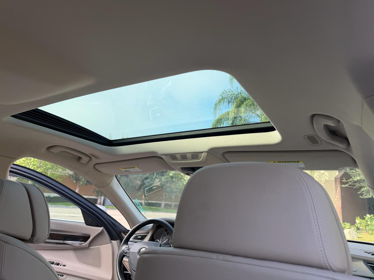 BMW 7-Series 750Li xDrive 2010