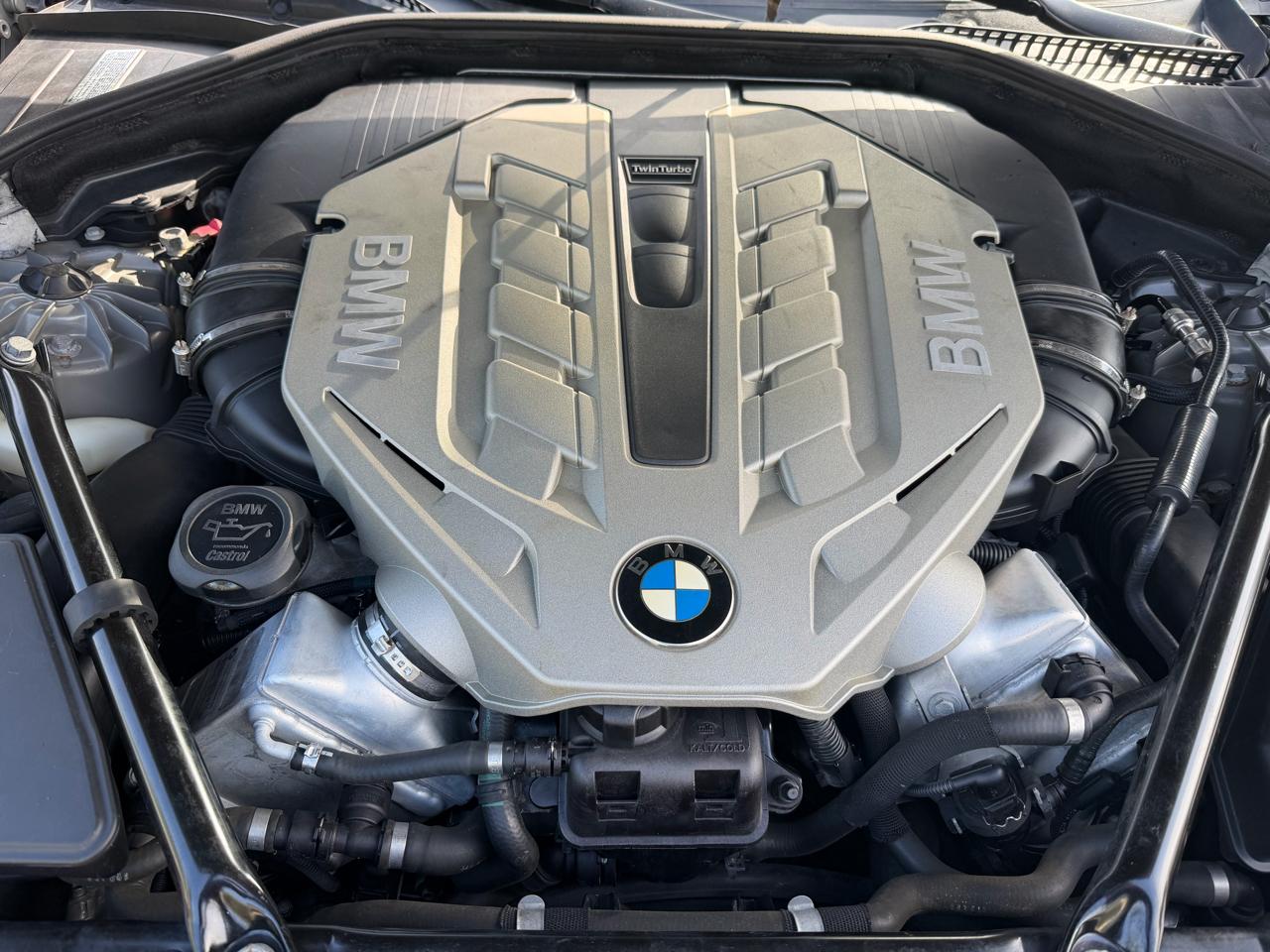 BMW 7-Series 750Li xDrive 2010