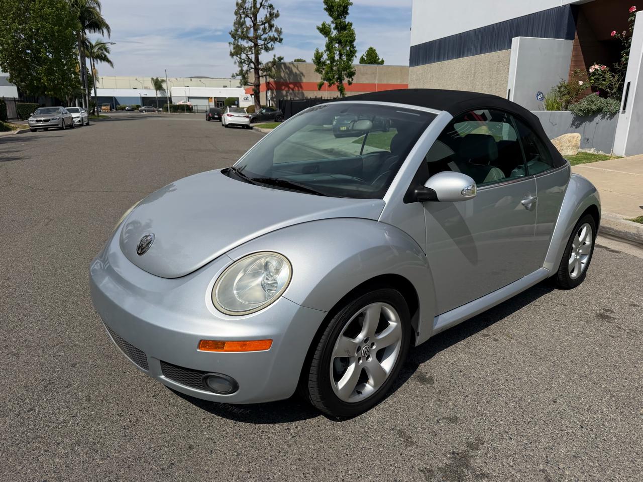 Volkswagen New Beetle 2.5L Convertible 2006