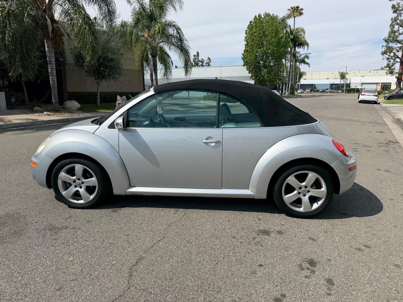 Volkswagen New Beetle 2.5L Convertible 2006