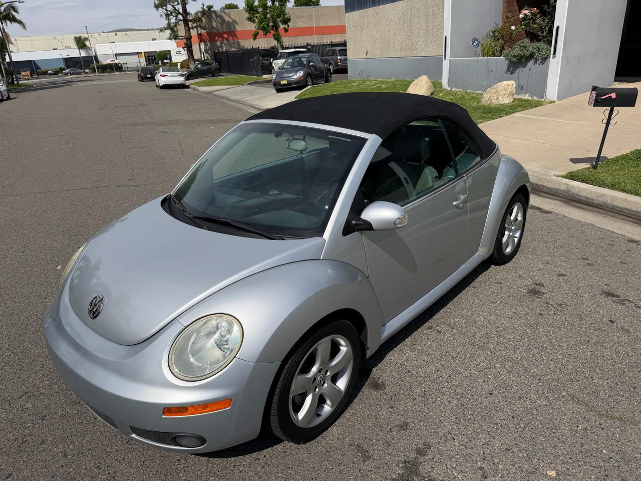 Volkswagen New Beetle 2.5L Convertible 2006