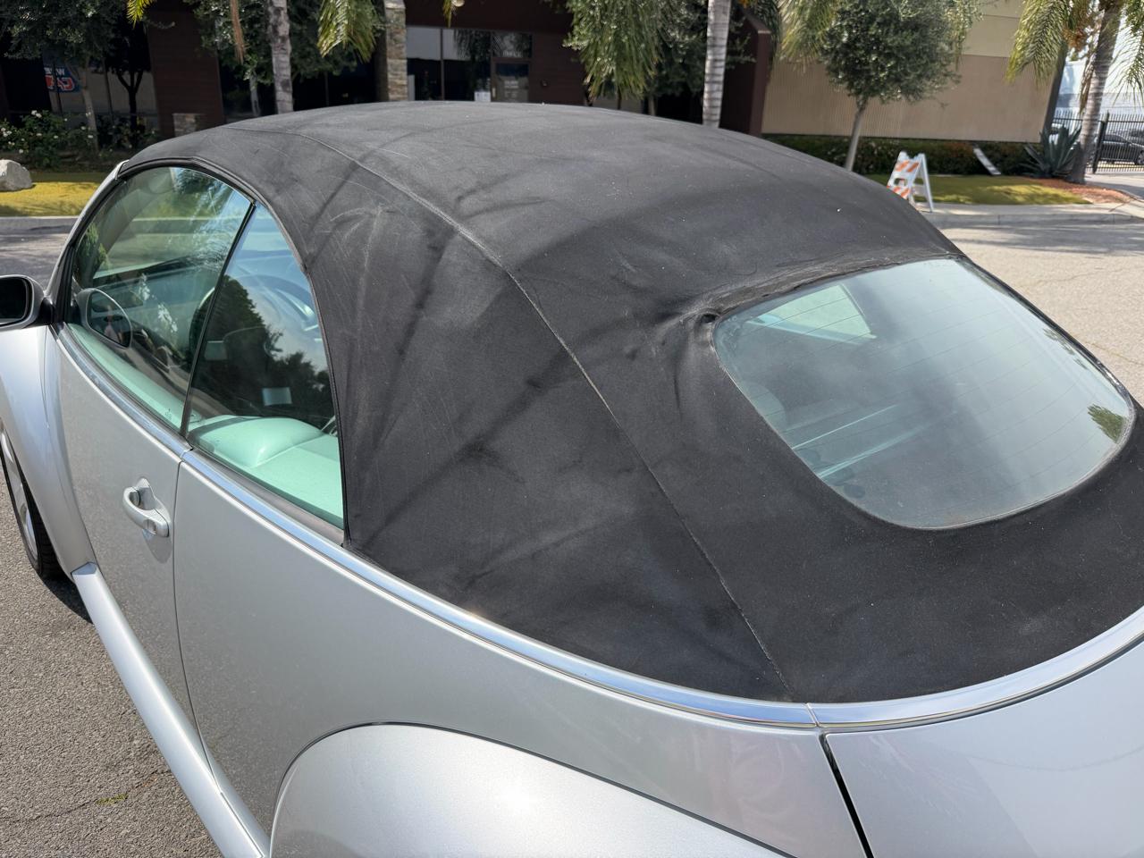 Volkswagen New Beetle 2.5L Convertible 2006