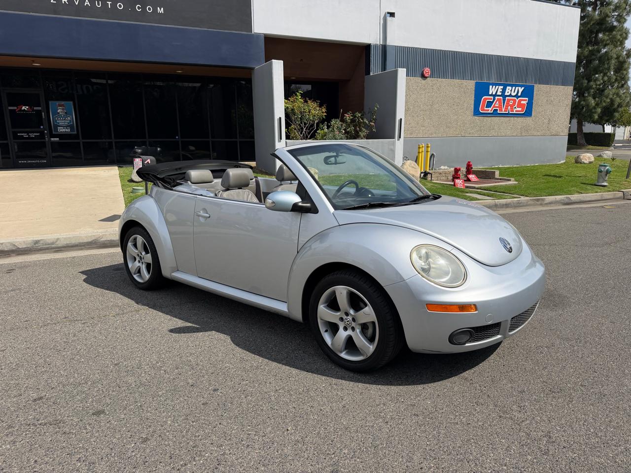 Volkswagen New Beetle 2.5L Convertible 2006
