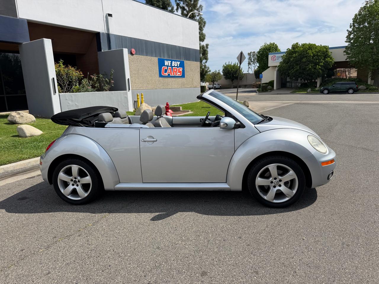 Volkswagen New Beetle 2.5L Convertible 2006