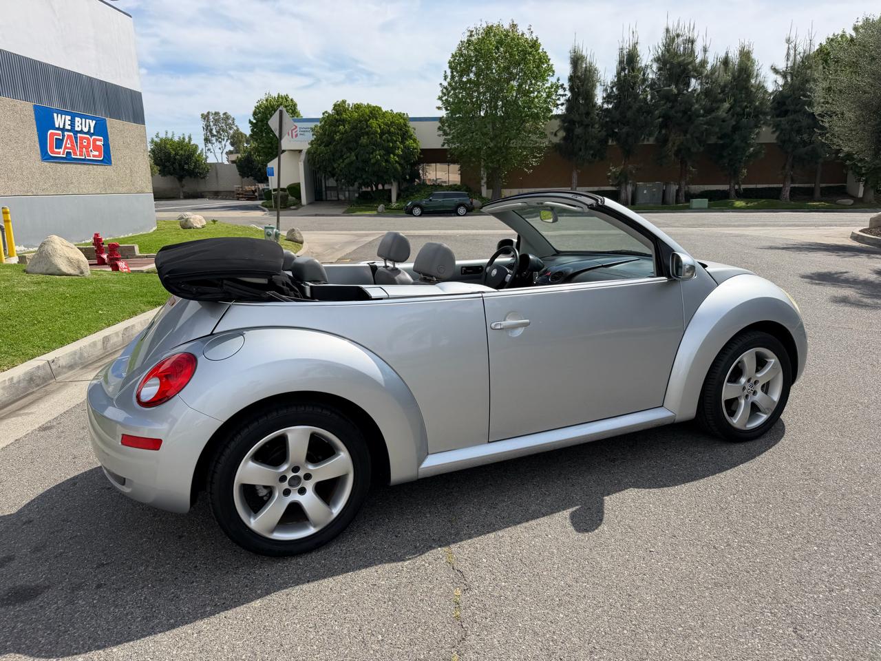 Volkswagen New Beetle 2.5L Convertible 2006