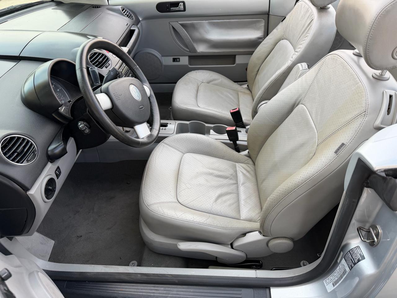 Volkswagen New Beetle 2.5L Convertible 2006