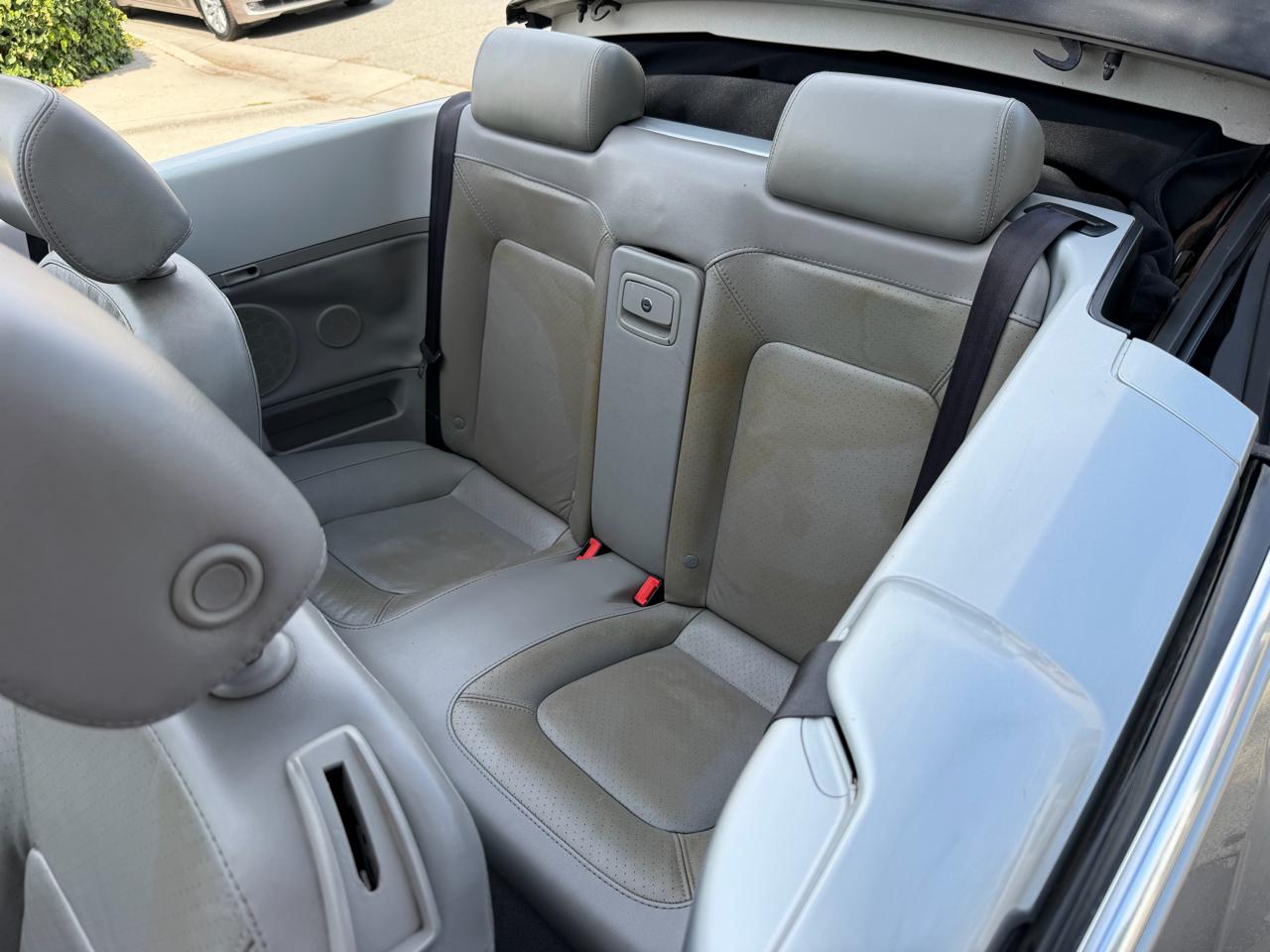 Volkswagen New Beetle 2.5L Convertible 2006