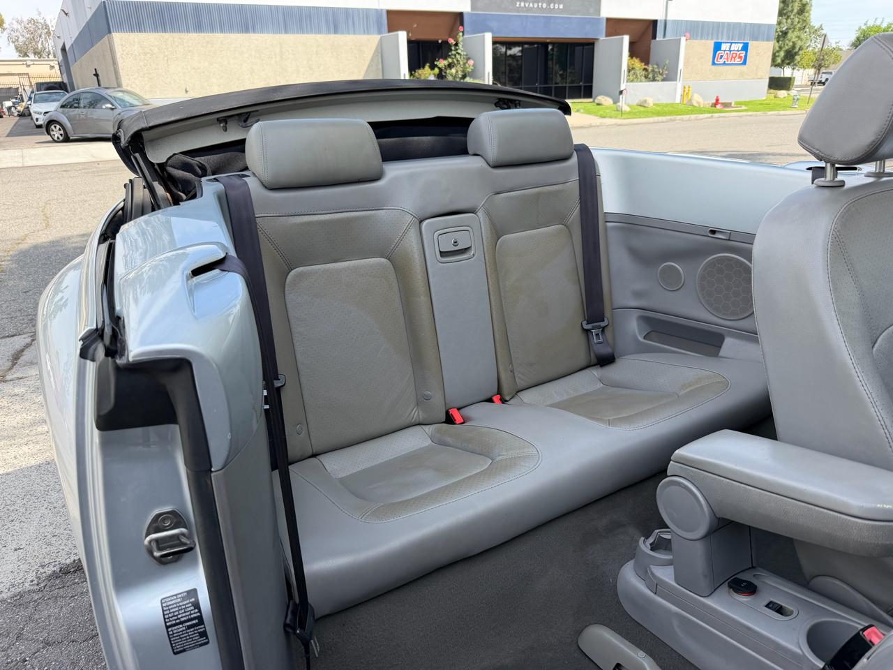 Volkswagen New Beetle 2.5L Convertible 2006