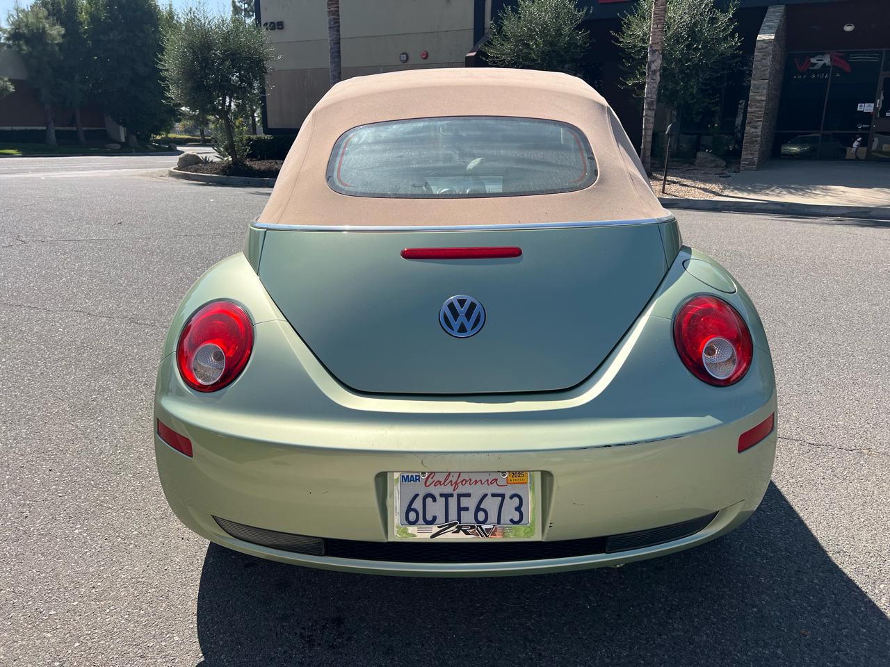 Volkswagen New Beetle S PZEV Convertible 2009