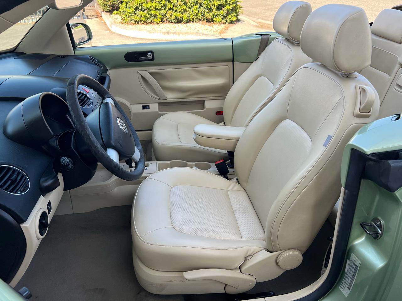 Volkswagen New Beetle S PZEV Convertible 2009