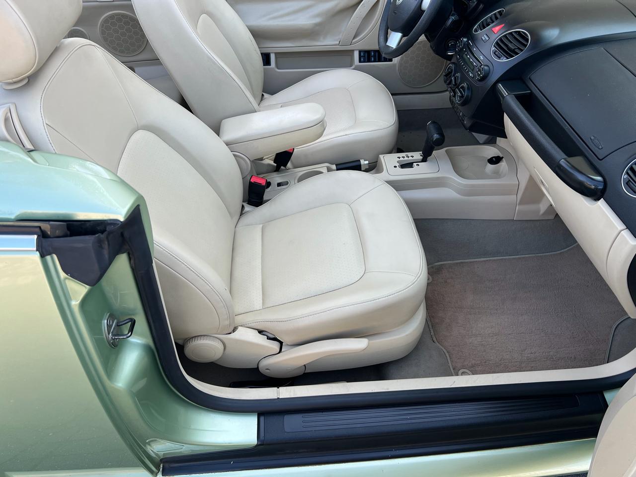 Volkswagen New Beetle S PZEV Convertible 2009