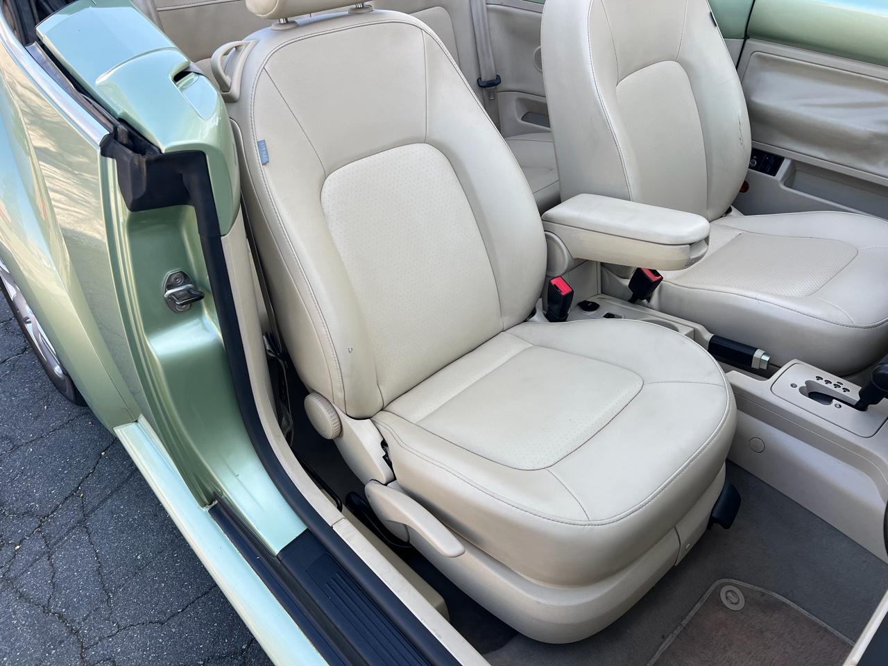 Volkswagen New Beetle S PZEV Convertible 2009