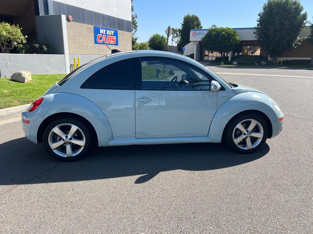 Volkswagen New Beetle 2.5L PZEV 2010