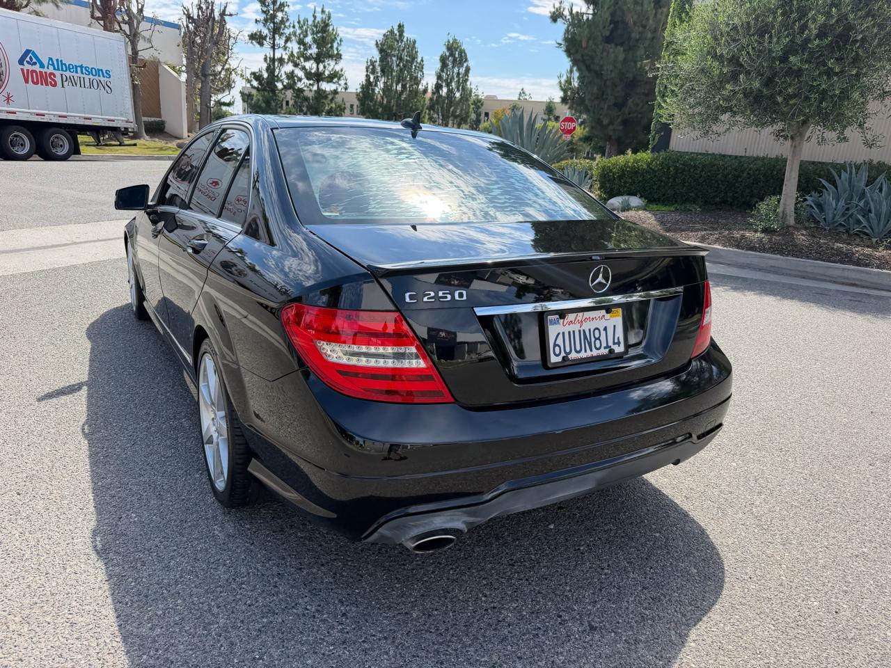 Mercedes-Benz C-Class C250 Luxury Sedan 2012