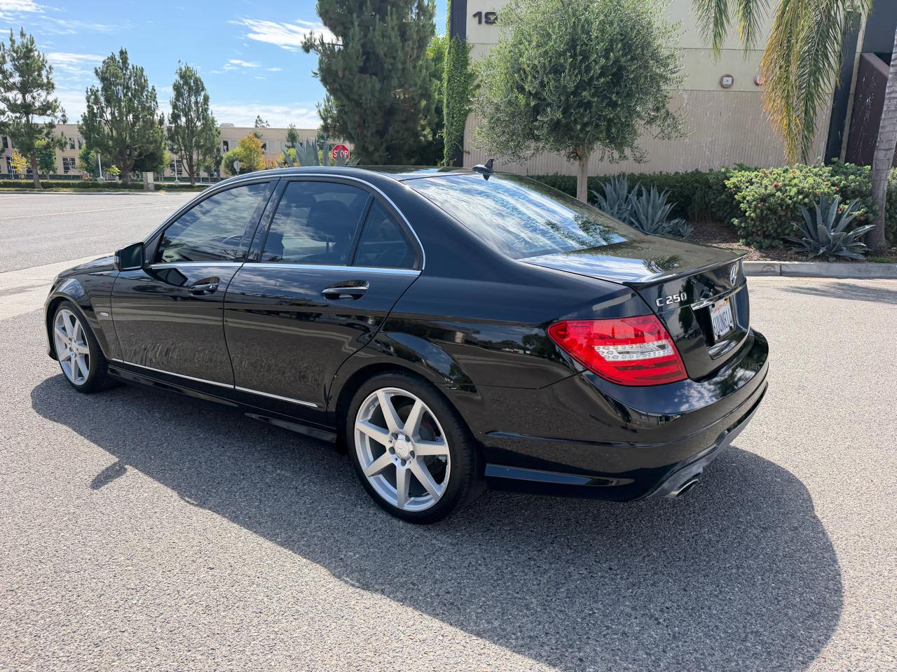 Mercedes-Benz C-Class C250 Luxury Sedan 2012