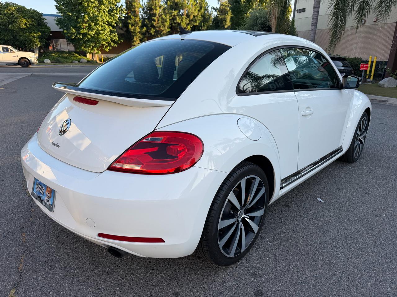 Volkswagen Beetle 2.0T 2D Coupe 2013
