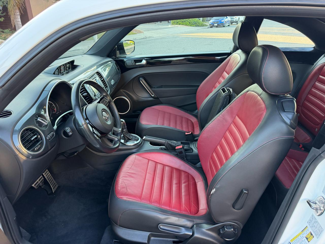 Volkswagen Beetle 2.0T 2D Coupe 2013