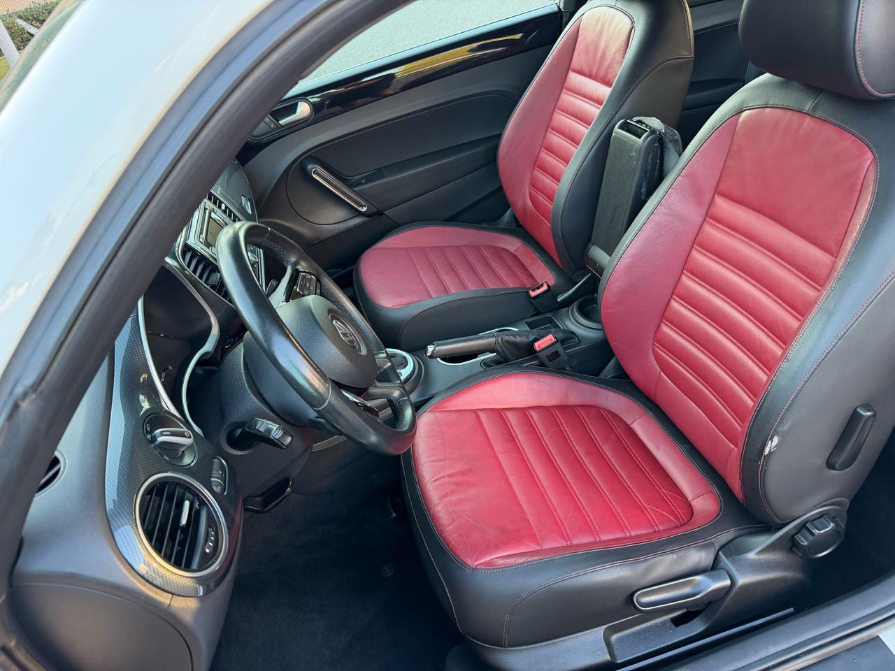 Volkswagen Beetle 2.0T 2D Coupe 2013