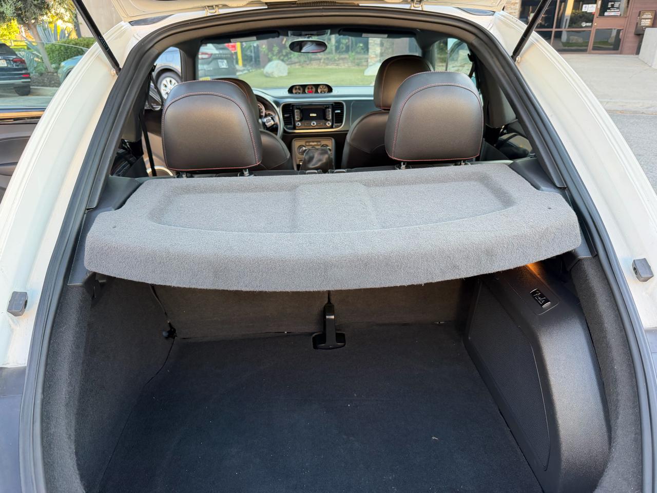 Volkswagen Beetle 2.0T 2D Coupe 2013
