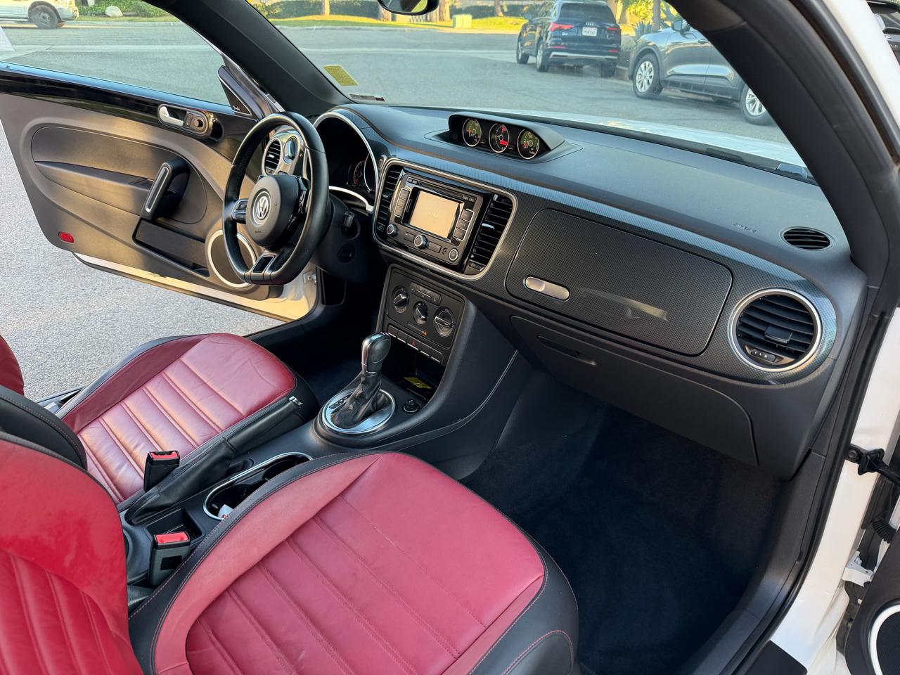 Volkswagen Beetle 2.0T 2D Coupe 2013