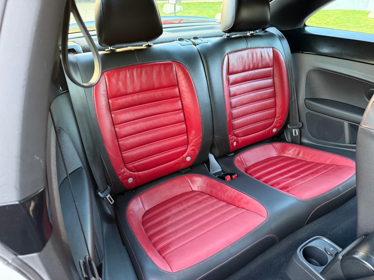 Volkswagen Beetle 2.0T 2D Coupe 2013