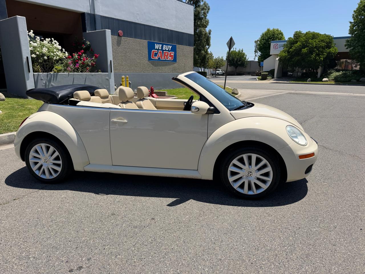 Volkswagen New Beetle S PZEV Convertible 2009