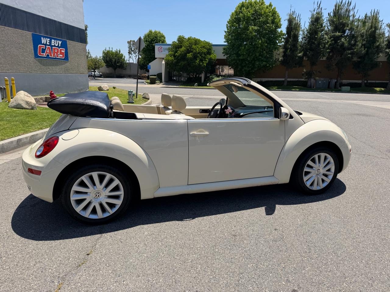 Volkswagen New Beetle S PZEV Convertible 2009