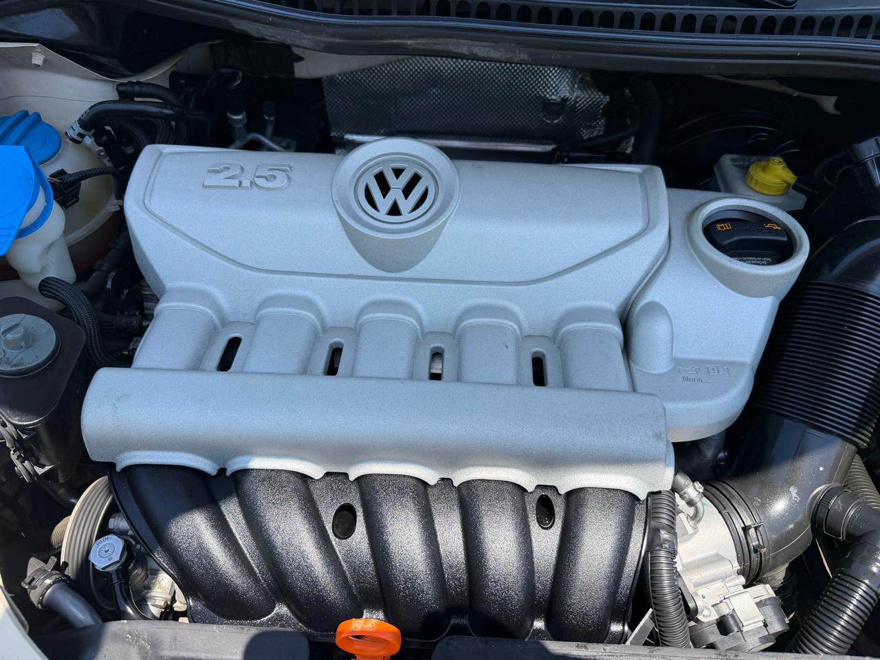 Volkswagen New Beetle S PZEV Convertible 2009