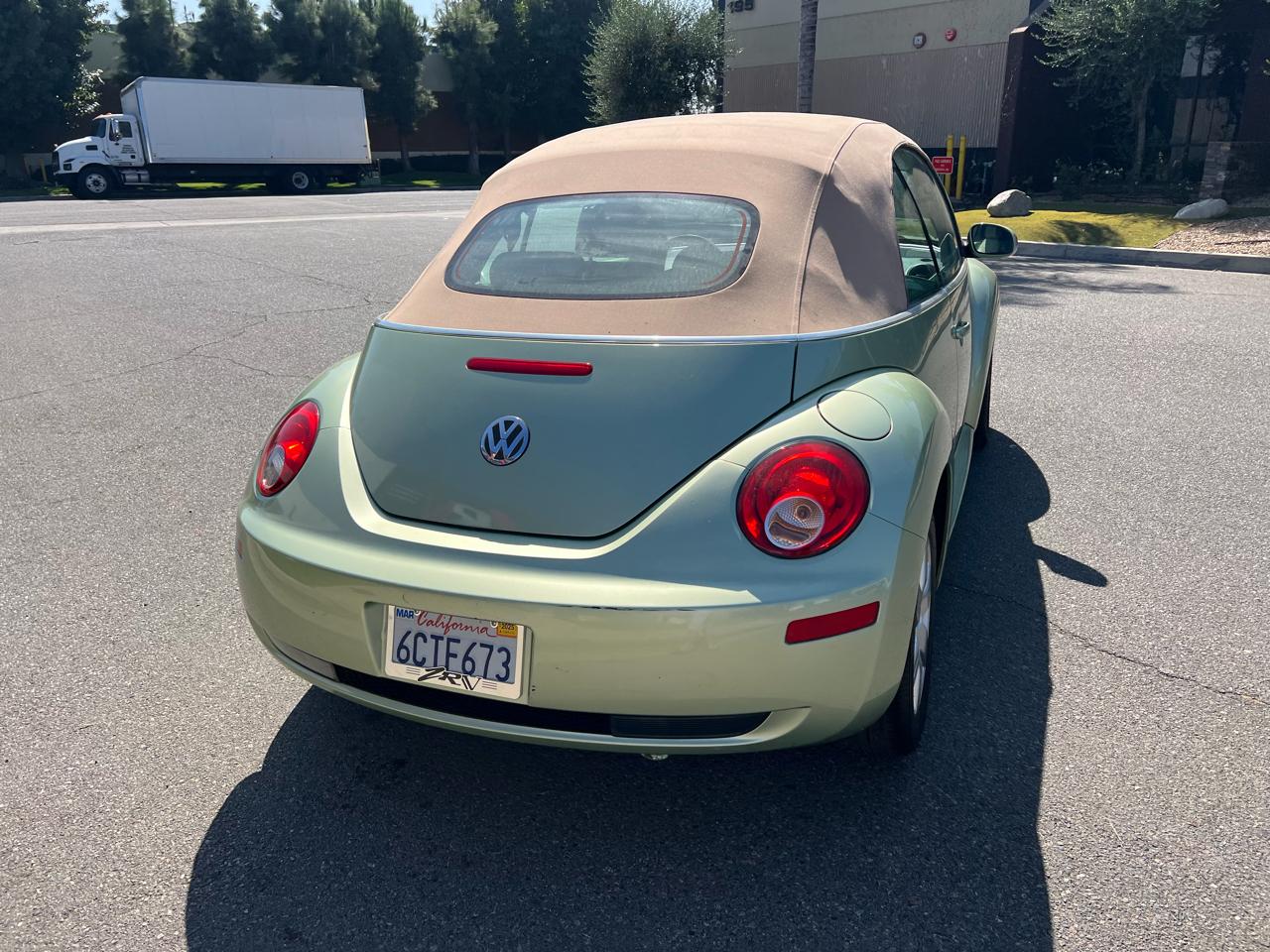 Volkswagen New Beetle S Convertible 2008