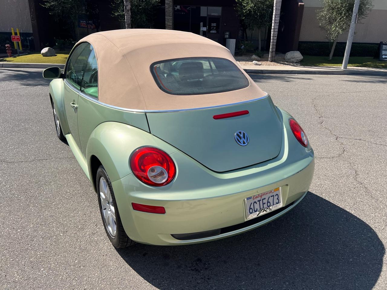 Volkswagen New Beetle S Convertible 2008