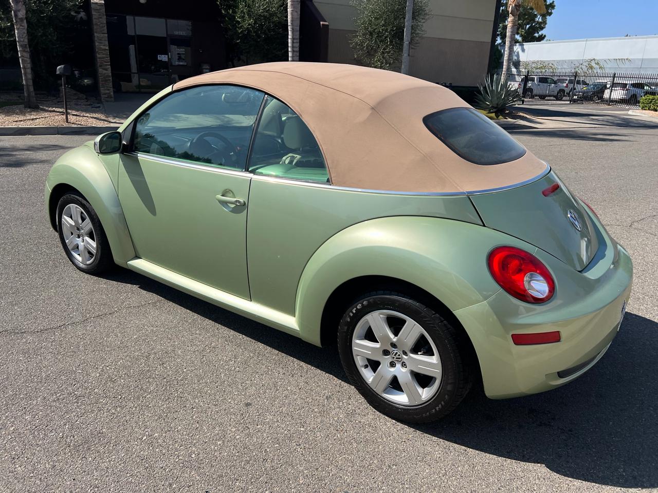 Volkswagen New Beetle S Convertible 2008