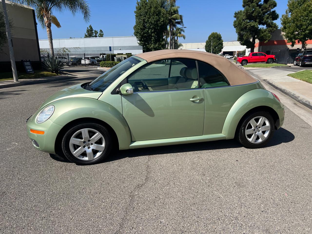 Volkswagen New Beetle S Convertible 2008