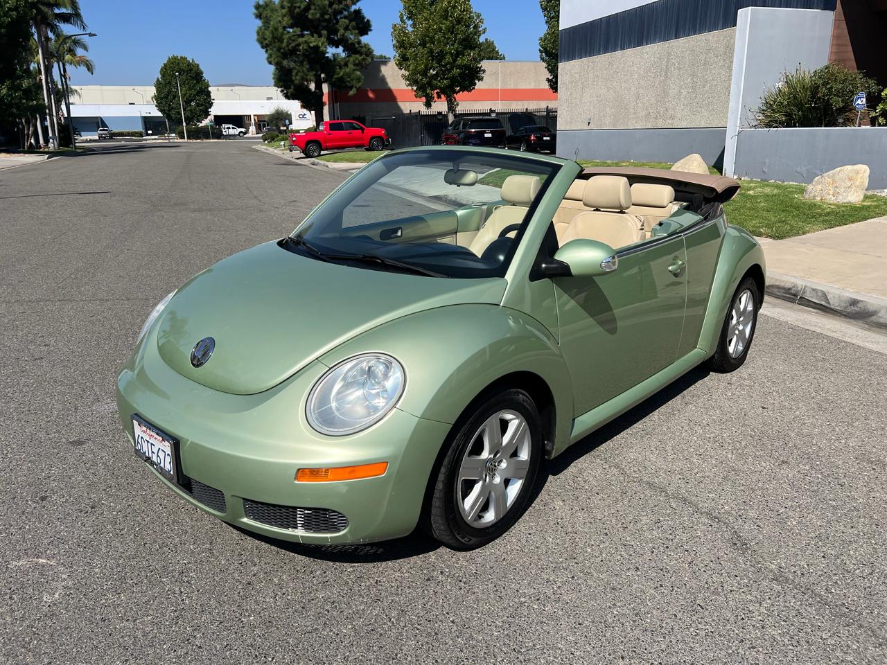 Volkswagen New Beetle S Convertible 2008