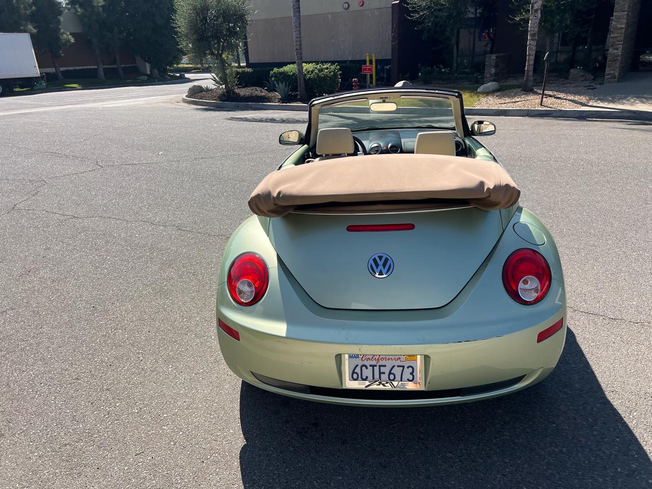 Volkswagen New Beetle S Convertible 2008
