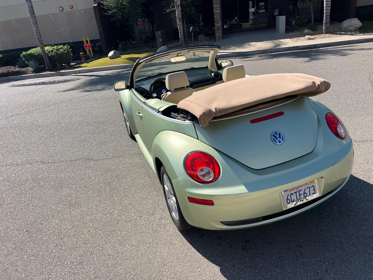 Volkswagen New Beetle S Convertible 2008