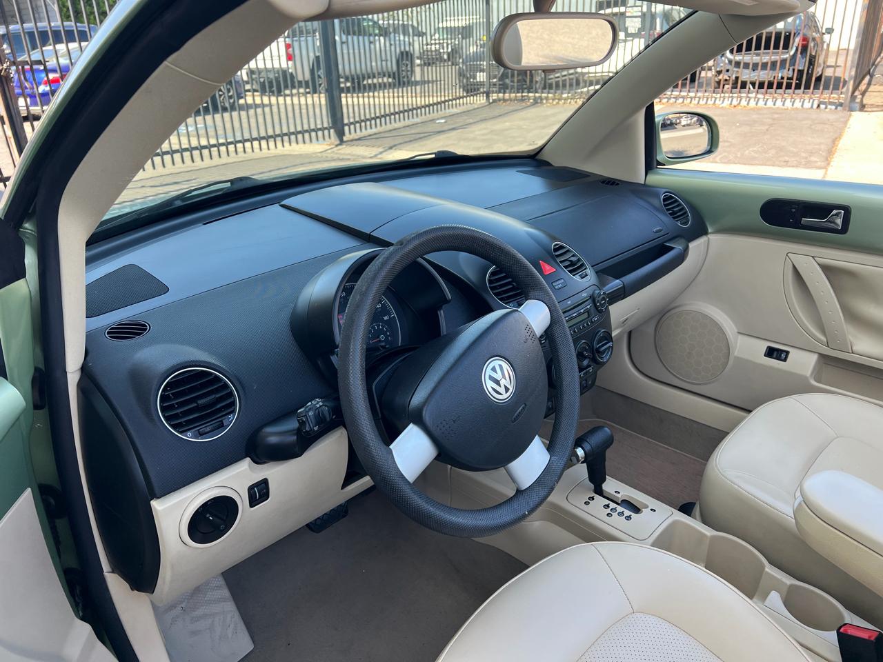 Volkswagen New Beetle S Convertible 2008