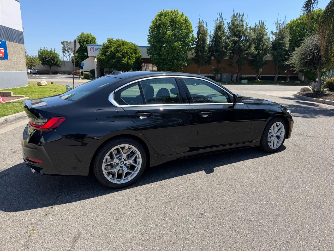 BMW 3-Series 330i 2025
