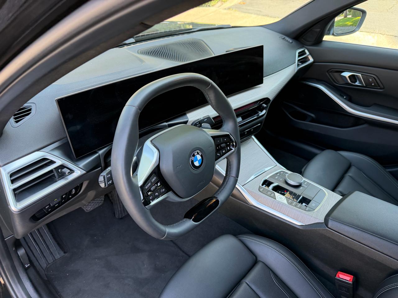 BMW 3-Series 330i 2025
