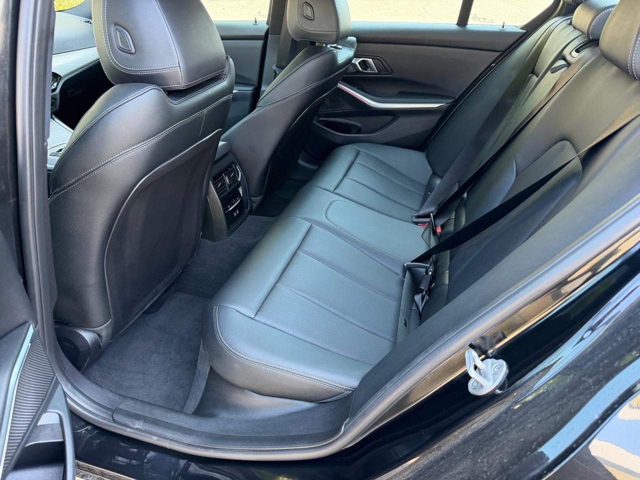 BMW 3-Series 330i 2025