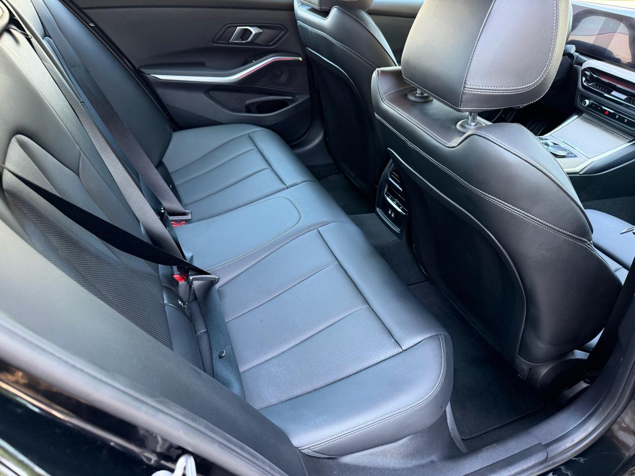 BMW 3-Series 330i 2025